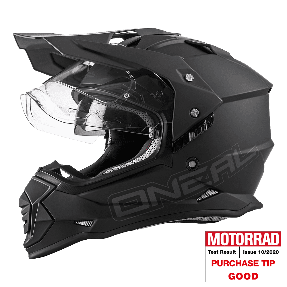 Der mattschwarze O'NEAL SIERRA Helm FLAT verfügt über ein klares Visier, ein kantiges Design und Belüftungsöffnungen, die die Technik von O'NEAL unterstreichen. Ein rot-weißes "Motorrad Purchase Tip Good"-Label erscheint in der unteren rechten Ecke.