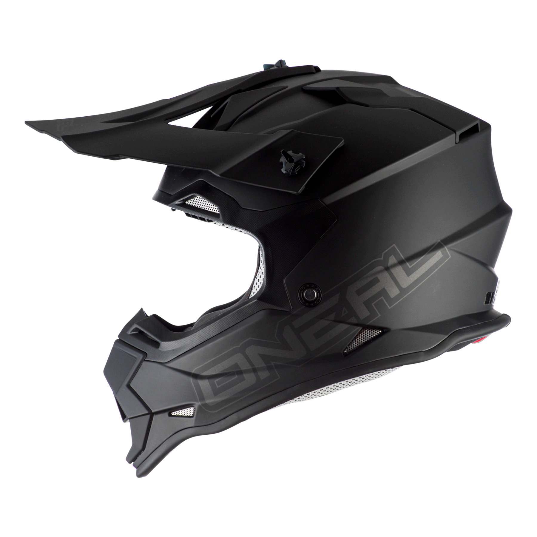 Der O'NEAL 2SRS Helm FLAT, ein schwarzer Motocross-Helm mit Visier und Kinnschutz, zeigt das O'NEAL-Logo auf der Seite im Seitenprofil vor weißem Hintergrund - perfekt für das Offroad-Biken.