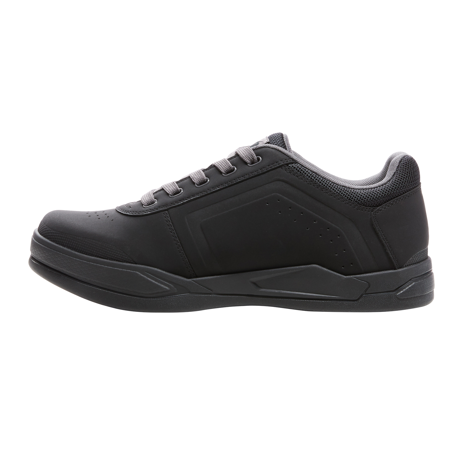 Der O'NEAL PINNED SPD Schuh ist ein schwarzer, sportlicher Low-Top-Sneaker mit Schnürverschluss und dicker, strukturierter Sohle - ideal als Fahrradschuh für Radsportbegeisterte.