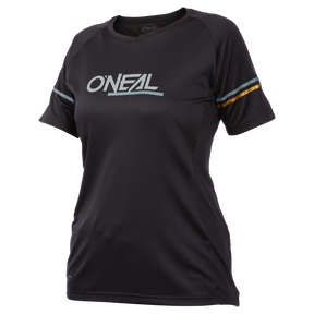 Das O'NEAL SOUL Women's Jersey ist ein schwarzes, kurzärmeliges MTB-Trikot mit dem Schriftzug "O'NEAL" auf der Brust, hellblauen Akzenten und einem goldenen Streifen an den Ärmeln. Es hat einen V-Ausschnitt für Komfort und Stil.