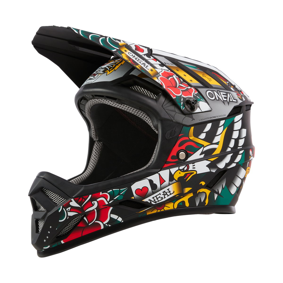 Der O'NEAL BACKFLIP Helm INKED ist ein farbenfroher MTB-Helm mit Rosen-, Adler- und Spielkartengrafik sowie "ONEAL" an der Seite. Er verfügt über ein Visier und Vollgesichtsschutz - ideal für Mountainbike-Abenteuer.