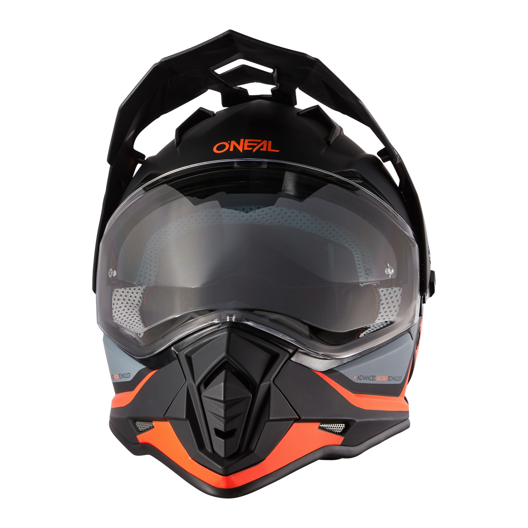 Der O'NEAL SIERRA Helm R in Schwarz und Orange mit durchsichtigem Visier und Belüftungsöffnungen zeichnet sich durch ein robustes Design aus und ist von vorne auf weißem Hintergrund zu sehen.