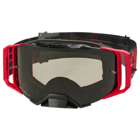 Die O'NEAL B-33 Goggle ICTUS hat ein breites getöntes Glas, eine gepolsterte Gesichtsauflage und ein verstellbares schwarzes Band mit roten Akzenten für Motocross.