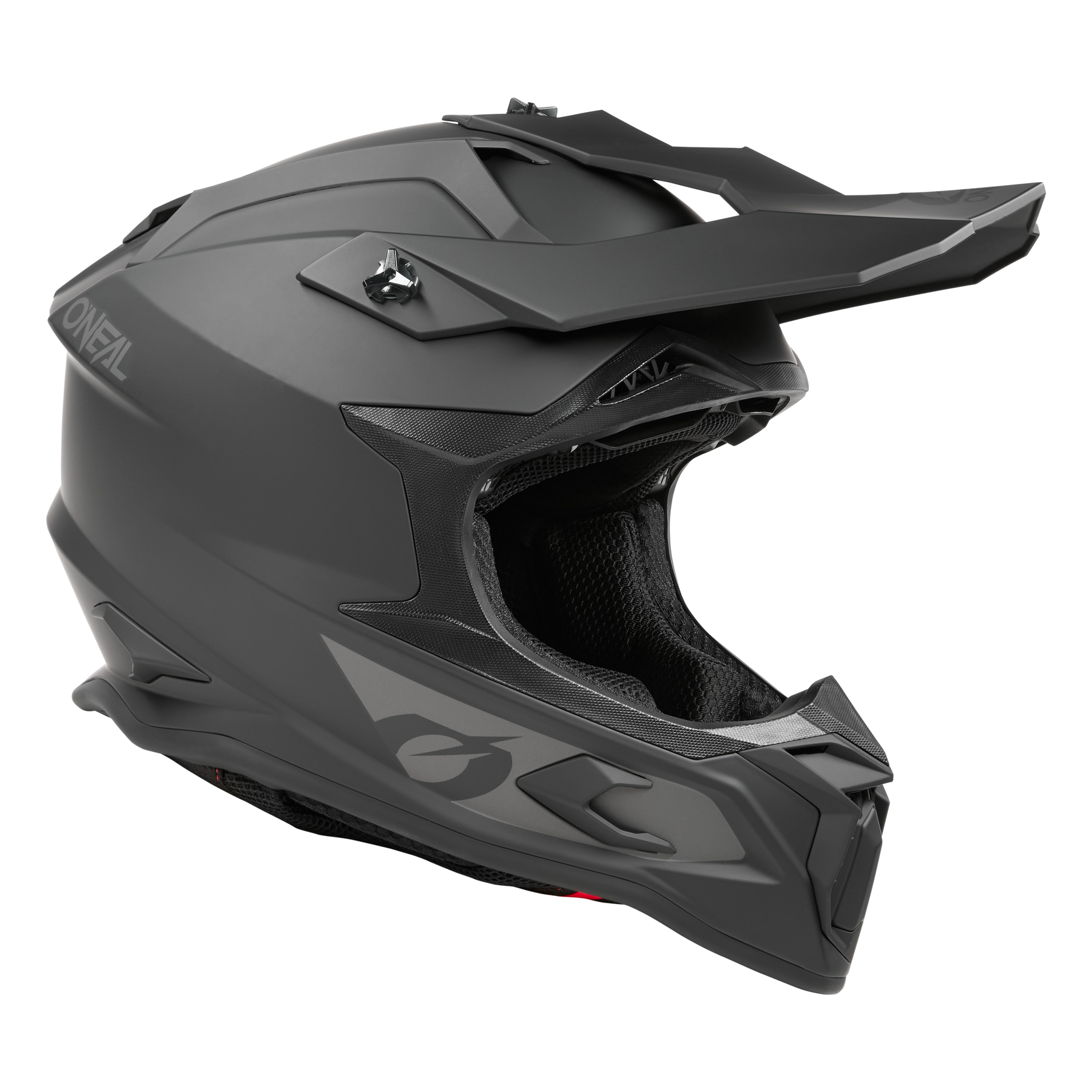 Der O'NEAL C-SRS Helm SOLID ist ein mattschwarzer Motorradhelm mit Visier, der sich durch ein aerodynamisches Design und hervorragende Belüftung auszeichnet. Dieser Qualitätshelm von O'NEAL bietet nicht nur maximale Sicherheit, sondern hat auch ein schlankes, kantiges Erscheinungsbild mit einem Logo an der Seite.