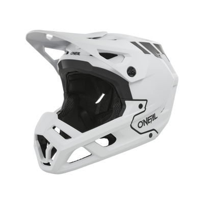 Der O'NEAL SL1 Helm CREST ist ein weißer Fullface-Motocross-Helm mit schwarzer Innenpolsterung, einem großen Visier, Belüftungsöffnungen und dem "O'NEAL"-Logo auf der Unterseite für optimalen Schutz.