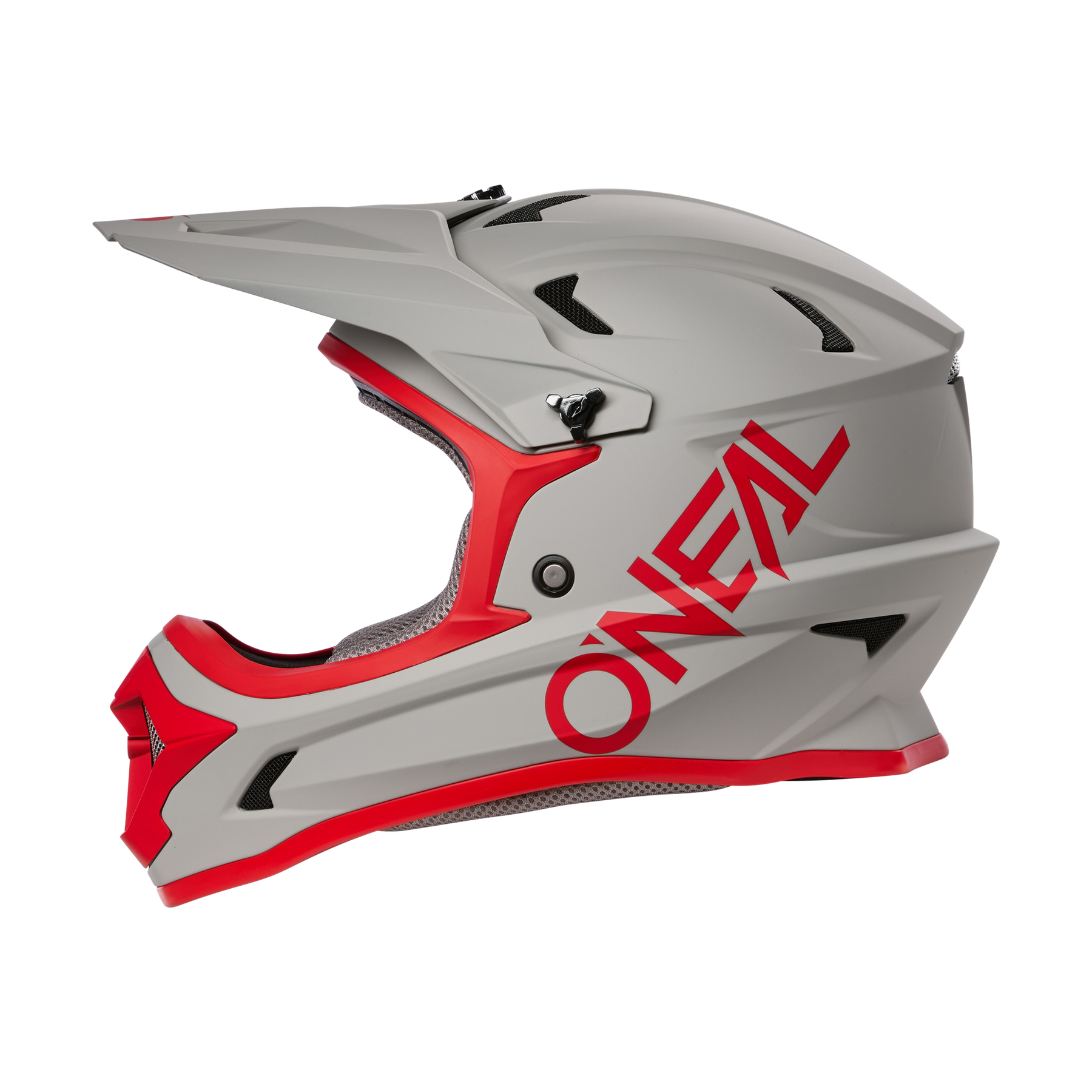 Der O'NEAL SONUS Helm SOLID ist ein grauer und roter Integralhelm mit auffälligem "O'NEAL"-Branding - ideal für Ihr nächstes Motocross- oder Bike-Abenteuer.