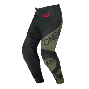 Die O'NEAL ELEMENT Pants RACEWEAR in schwarz/oliv ist mit dem O'NEAL-Logo und dem Schriftzug "ENJOY THE RIDE" auf dem Unterschenkel versehen.