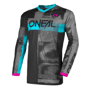 Das O'NEAL ELEMENT Damen-Trikot ROLLER ist ein langärmeliges Motocross-Trikot mit schwarzem, grauem und türkisem Farbblock, rosa Akzenten, einem auffälligen "O'NEAL"-Schriftzug auf Brust und Ärmel sowie zusätzlichen Logos und einem strukturierten Grafikmuster.