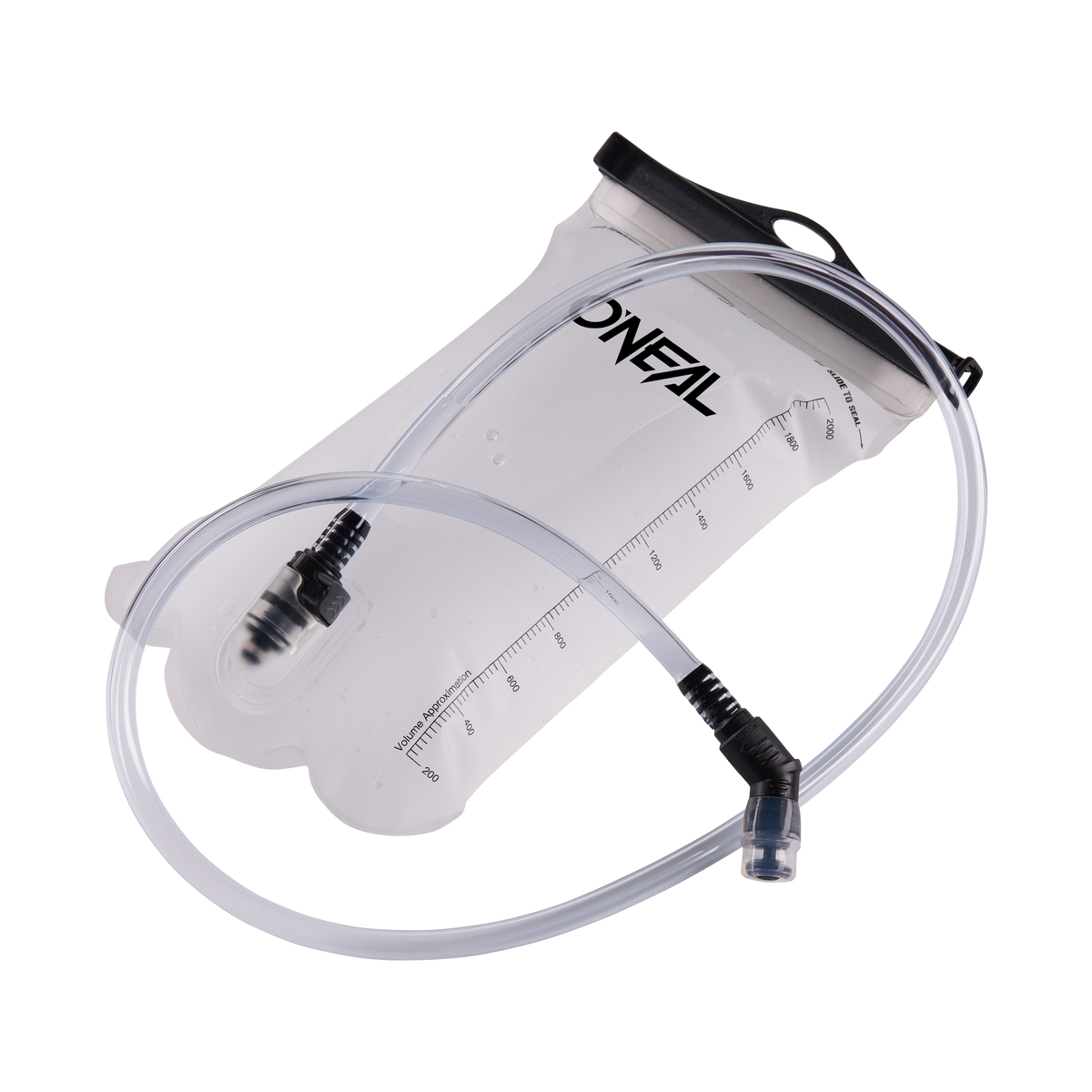 Die O'NEAL Hydration Bladder 2L in Klar hat eine schwarze Kappe, zwei klare Trinkschläuche mit schwarzen Beißventilen, seitliche Messmarkierungen und "O'NEAL"-Branding. Sie passt perfekt in den JUNCTION PROTECTIVE BACKPACK.