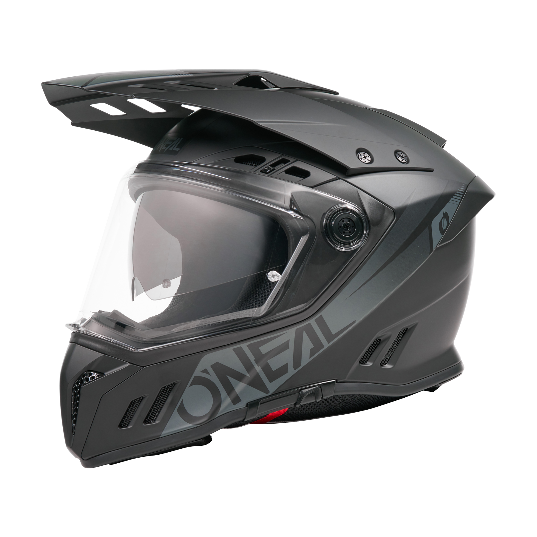Der O'NEAL SIERRA RS Helm SOLID, ein eleganter schwarzer Motorradhelm von O'NEAL, verfügt über ein klares Visier, ein kantiges Design, aerodynamische Belüftungsöffnungen und ist seitlich auf einem schwarzen Hintergrund abgebildet.