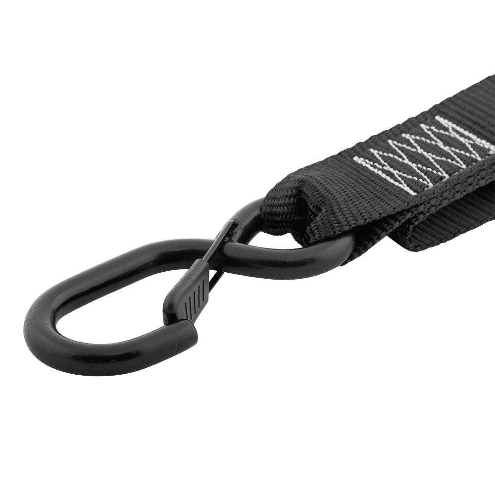 Nahaufnahme der O'NEAL DE LUXE Zurrgurte LOGO von O'NEAL - ein schwarzer Gurt mit weißen Nähten und einem schwarzen Metallkarabiner, ideal als Soft Hook Tie Down oder Spanngurt zur Sicherung Ihrer Motorradausrüstung.