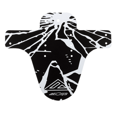 Das AZONIC SPLATTER Schutzblech ENIGMA ist ein schwarz-weißes Mountainbike-Schutzblech mit einem abstrakten Rissmuster und dem AZONIC-Logo in der unteren Mitte.