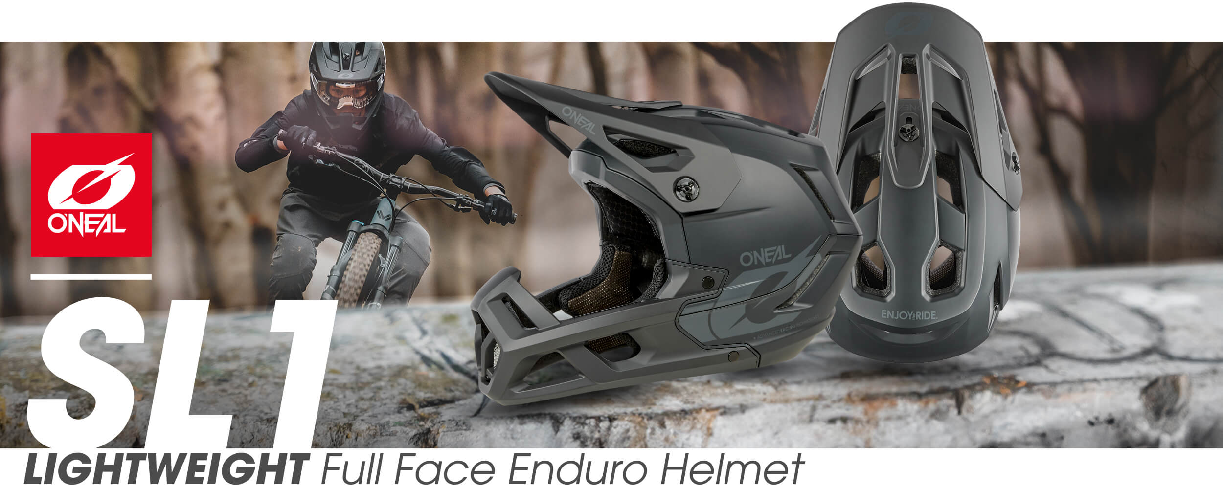 Werbebild für den leichten Integralhelm ONEAL SL1 Enduro. Die linke Seite zeigt einen Mountainbiker, der den Helm während der Fahrt trägt. Die rechte Seite zeigt den Helm aus verschiedenen Winkeln.