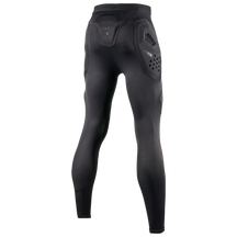 Schwarze O'NEAL DIRT FLX Crash Pants von O'NEAL Europe mit verstärkten Einsätzen und IPX-Waben-TPE-Polsterung an Hüfte und Steißbein, von hinten auf weißem Grund dargestellt. Ideale Protektorhose für zusätzlichen Schutz. Farbe: Schwarz.