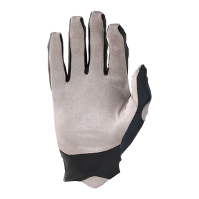 Der O'NEAL PIN IT Slip on Glove von O'NEAL ist mit der Handfläche nach oben abgebildet und besteht aus beigem Synthetikgewebe mit verstärktem schwarzem Material an den Fingerspitzen und der Daumenseite.