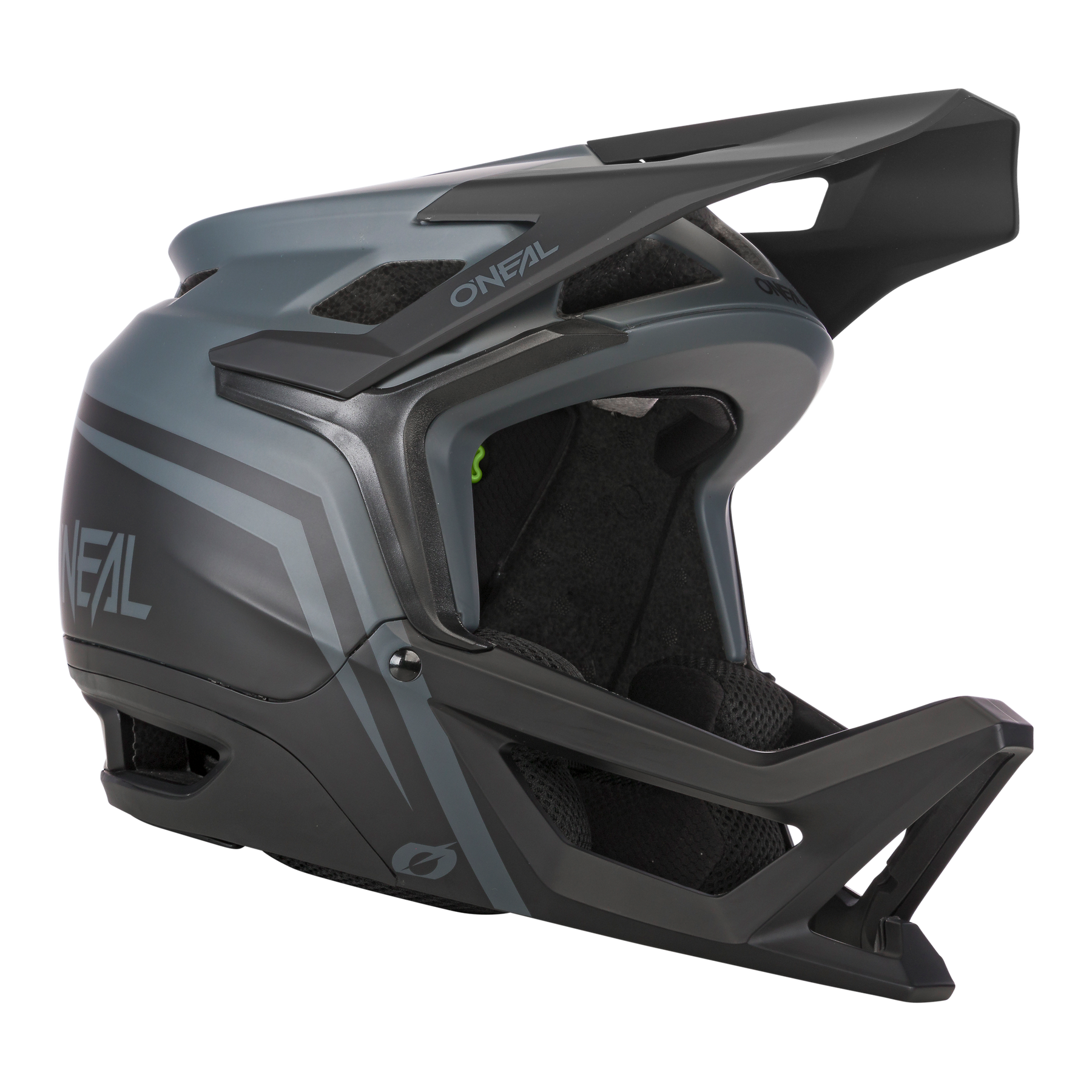 Der O'NEAL TRANSITION Helm FLASH von O'Neal ist ein schwarz-grauer Integralhelm für Mountainbikes mit aerodynamischem Design und erweitertem Kinnschutz. Er verfügt über eine matte Oberfläche mit „O'Neal“-Schriftzug in weißen Buchstaben für einen eleganten Look und bietet optimalen Schutz sowie Belüftungsöffnungen für die Luftzirkulation und eine bequeme Polsterung im Inneren.