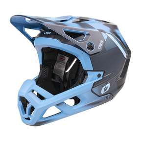 Der O'NEAL SL1 Helm GLACIOR ist ein blauer Fullface-Mountainbike-Helm mit Visier, Kinnschutz, Belüftungsöffnungen und gepolstertem Innenfutter. Das O'NEAL-Logo steht für hochwertige Ausrüstung und optimalen Schutz beim Fahren.