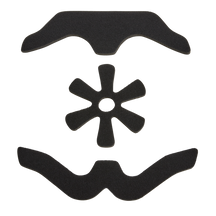Das O'NEAL Liner DIRT LID Helmet Set von O'NEAL besteht aus drei schwarzen Schaumstoffpads - einem halbmondförmigen, einem mit acht Blütenblättern und einem gewellten Streifen - auf weißem Hintergrund.