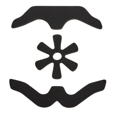 Das O'NEAL Liner DIRT LID Helmet Set von O'NEAL besteht aus drei schwarzen Schaumstoffpads - einem halbmondförmigen, einem mit acht Blütenblättern und einem gewellten Streifen - auf weißem Hintergrund.