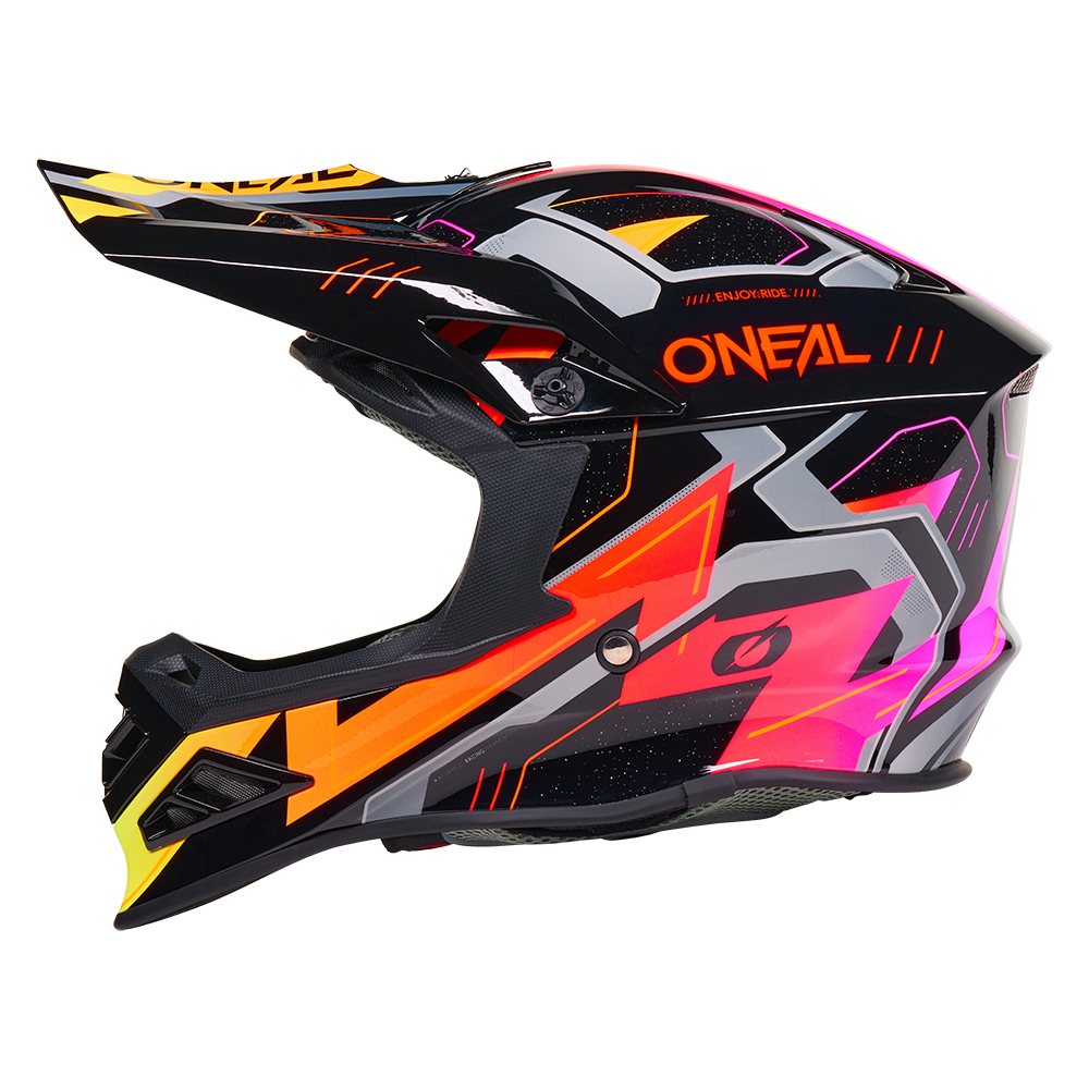 Der O'NEAL F-SRS Helm CRUX zeichnet sich durch ein lebhaftes geometrisches Design in Schwarz, Orange, Gelb, Pink und Lila mit dem O'NEAL-Logo an der Seite und einem großen Visier für den Schutz beim Outdoor-Sport aus.