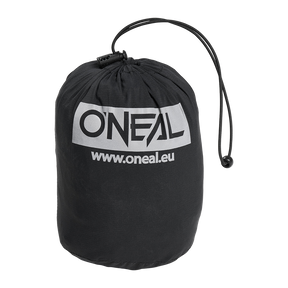 Ein schwarzer Kordelzugbeutel mit dem O'NEAL-Logo und "www.oneal.eu" in Weiß - perfekt für den Transport Ihrer O'NEAL TORRENT Regenhose bei jedem Abenteuer.
