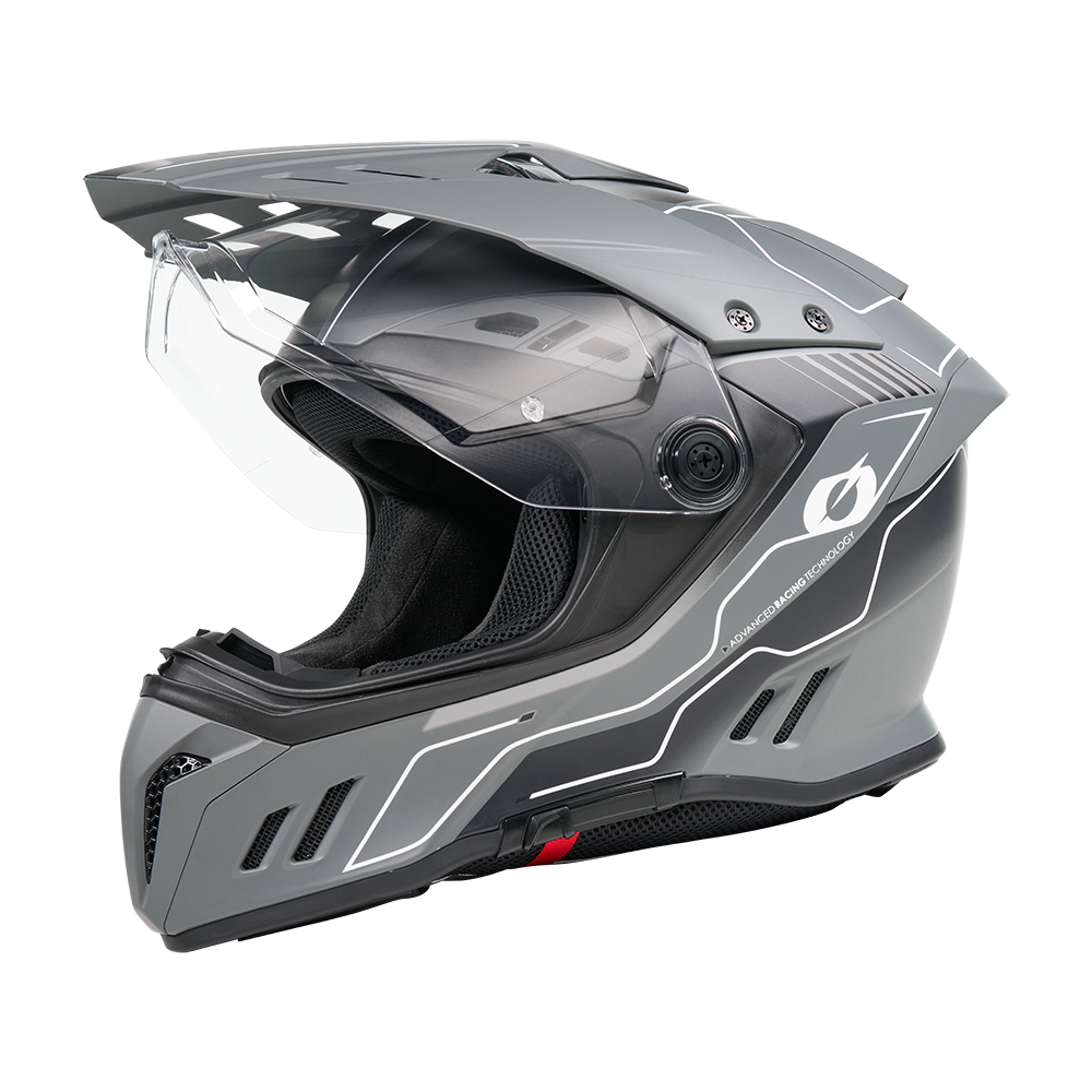 Der O'NEAL SIERRA RS Helm ECHO ist ein grauer Integralhelm mit klarem Visier, schwarzer Innenpolsterung und weißen, eckigen Akzenten, abgebildet im Seitenprofil auf Weiß. Verfügt über das E.Q.R.S. System für zusätzliche Sicherheit.