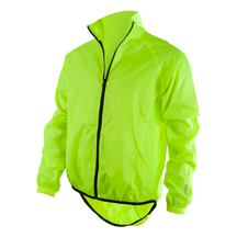 Die O'NEAL BREEZE Regenjacke ist eine neongelbe Windjacke mit durchgehendem Reißverschluss, Stehkragen und schwarzem Besatz. Diese gut sichtbare Jacke verfügt über elastische Bündchen und einen etwas längeren hinteren Saum für zusätzlichen Schutz und ist somit ideal für Outdoor-Aktivitäten. Sie wurde von O'NEAL entworfen und ist die perfekte Ausrüstung für begeisterte Radfahrer.