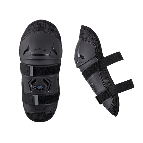 Zwei schwarze O'NEAL PEEWEE Knieschützer Kinder werden von vorne und von der Seite gezeigt. Sie sind mit Klettverschlüssen, 