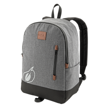 Der O'NEAL Rucksack ist aus grauem Stoff gefertigt und hat einen schwarzen Boden mit braunen Akzenten. Er verfügt über eine Reißverschlusstasche auf der Vorderseite, einen kleinen O'NEAL-Logoaufnäher auf der Vorderseite und einen Tragegriff oben. Dieser Rucksack bietet außerdem verstellbare Schultergurte, reichlich Stauraum für wichtige Dinge und ein dezentes Grafikdesign in der unteren rechten Ecke.