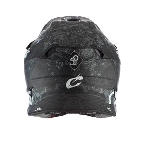 Das Bild zeigt die Rückseite eines schwarzen O'NEAL 5SRS Polyacrylite Helm HR, der mit aufwendigen weißen und grauen Grafiken verziert ist. Das Design weist verschiedene abstrakte Muster, geometrische Formen und ein kleines Logo oben in der Mitte auf, das die Zahl „53“ in einer Raute enthält, was die hochwertige Verarbeitung unterstreicht.