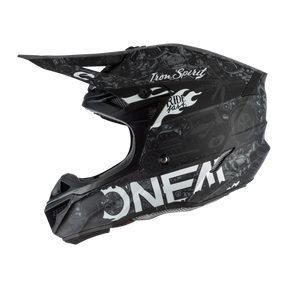 Der O'NEAL 5SRS Polyacrylite Helm HR Motocross-Helm in Schwarz ist ein Meisterwerk der Ingenieurskunst und zeichnet sich durch aufwendige weiße Grafiken aus, darunter die Texte „Iron Spirit“ und „Ride Fast“ sowie verschiedene Muster und Designs. Der Markenname „O'NEAL“ ist deutlich sichtbar an der Seite des Helms angebracht.