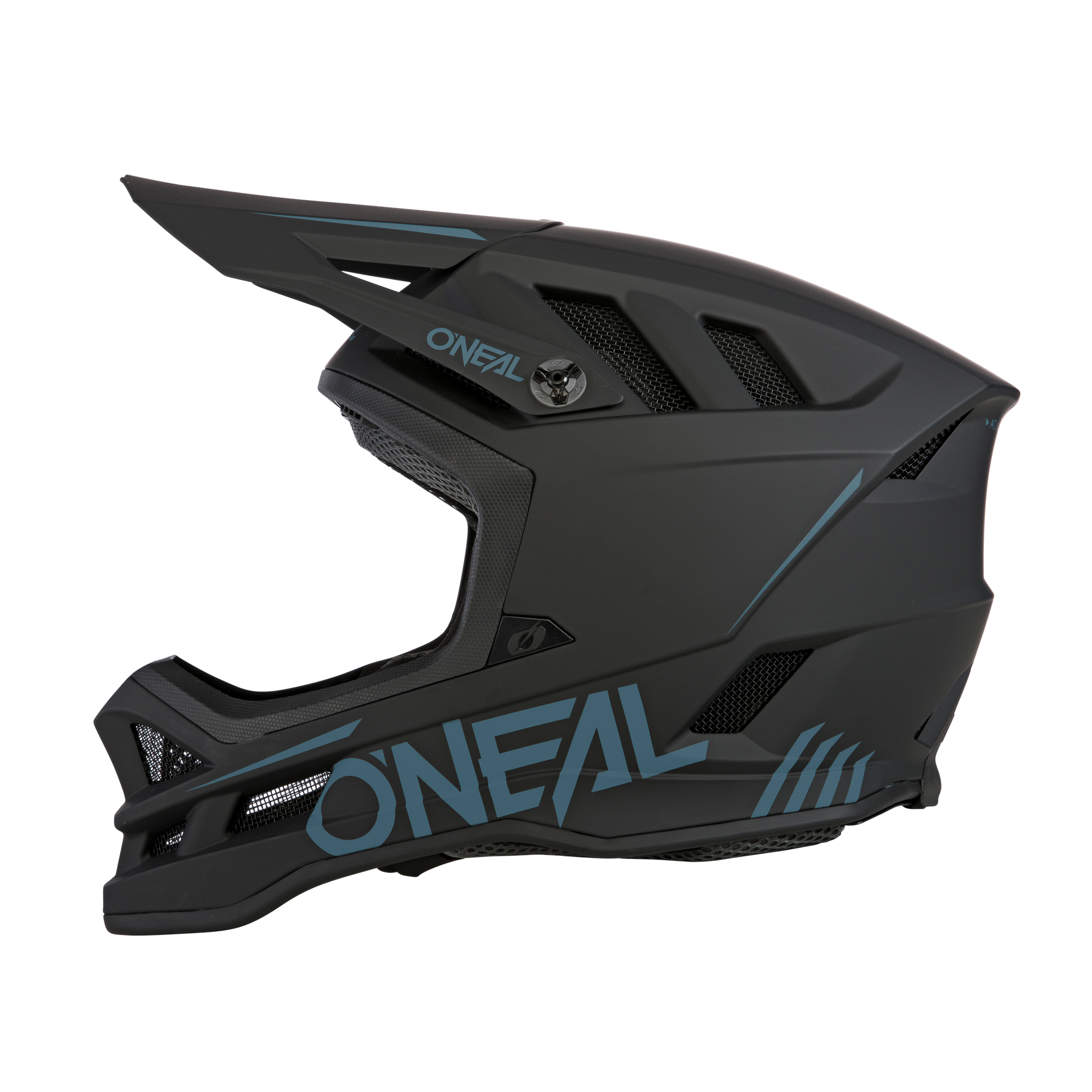 Ein mattschwarzer O'NEAL BLADE Polyacrylite Helm SOLID Integral-MTB-Helm mit blauem „O'NEAL“-Branding, Visier, Belüftungsöffnungen und Kinnschutz, von der linken Seite abgebildet.