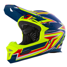 Der O'NEAL FURY Helm RAPID ist ein auffälliger Mountainbike-Helm mit spitzem Visier und einer blauen Basis, die mit leuchtend gelben, roten und weißen geometrischen Mustern verziert ist. Das Design zeigt deutlich das Markenlogo „O'NEAL“ an der Seite. Innen ist der Helm für Komfort und Sicherheit gepolstert.