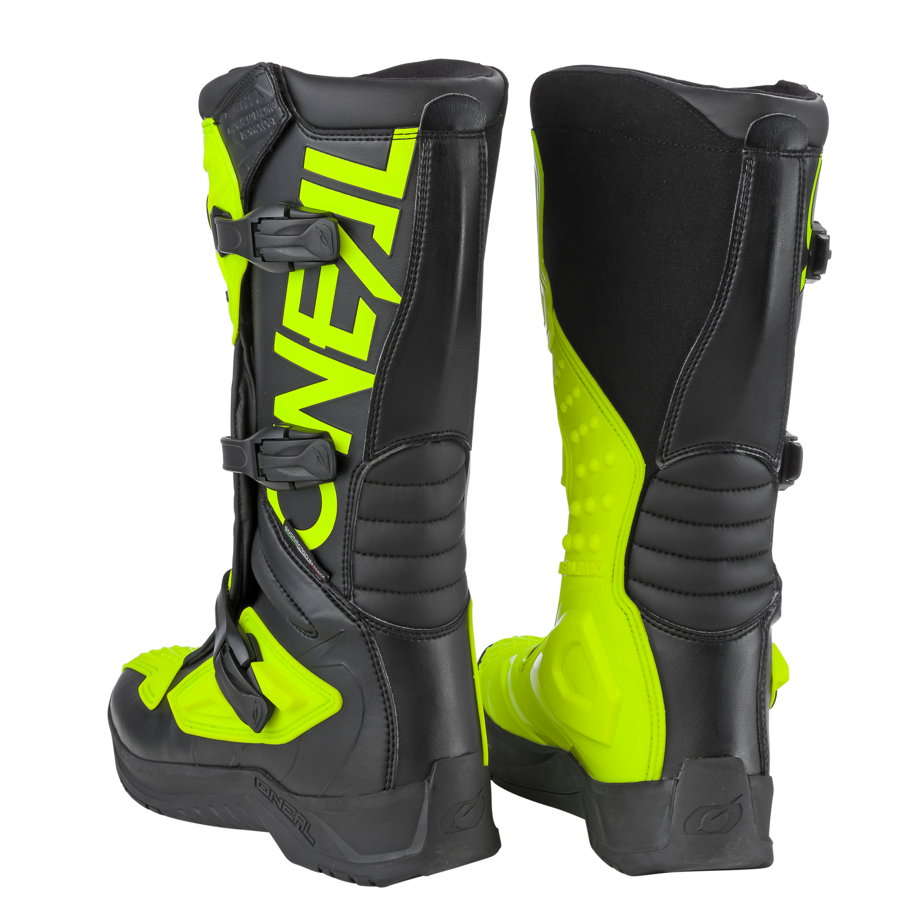 Zwei hohe schwarze und leuchtend gelbe O'NEAL RSX Stiefel mit mehreren Schnallen werden aus verschiedenen Blickwinkeln gezeigt. Ein Stiefel zeigt eine Seitenansicht mit dem Markennamen „O'NEAL“ in fetten Buchstaben, während der andere Stiefel von hinten gezeigt wird, was das robuste Design hervorhebt, das perfekt für Motocross-Abenteuer ist.