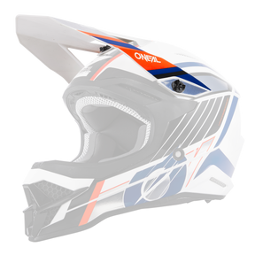 Der O'NEAL Visor 3SRS Helm VISION zeichnet sich durch ein dynamisches Design in den Farben Weiß, Blau, Rot und Schwarz aus. Die Marke „O'Neal“ ist oben deutlich zu sehen. Dieser Helm verfügt über ein Visier, einen Kinnschutz und Belüftungsöffnungen für optimale Belüftung. Sein gepolstertes Innenfutter bietet zusätzlichen Komfort und Schutz.