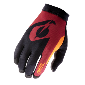 Der O'NEAL AMX Nanofront Handschuh ALTITUDE ist ein einzelner Handschuh mit schwarzer Handfläche und rot-orangefarbener Rückseite, die mit einem stilisierten Augenlogo und dem Wort „ONEAL“ verziert ist. Inspiriert von DH-Weltmeister Greg Minnaar verfügt dieser Handschuh über ein schlankes, aerodynamisches Design aus atmungsaktivem, flexiblem Material – perfekt für Mountainbiken oder Motocross.