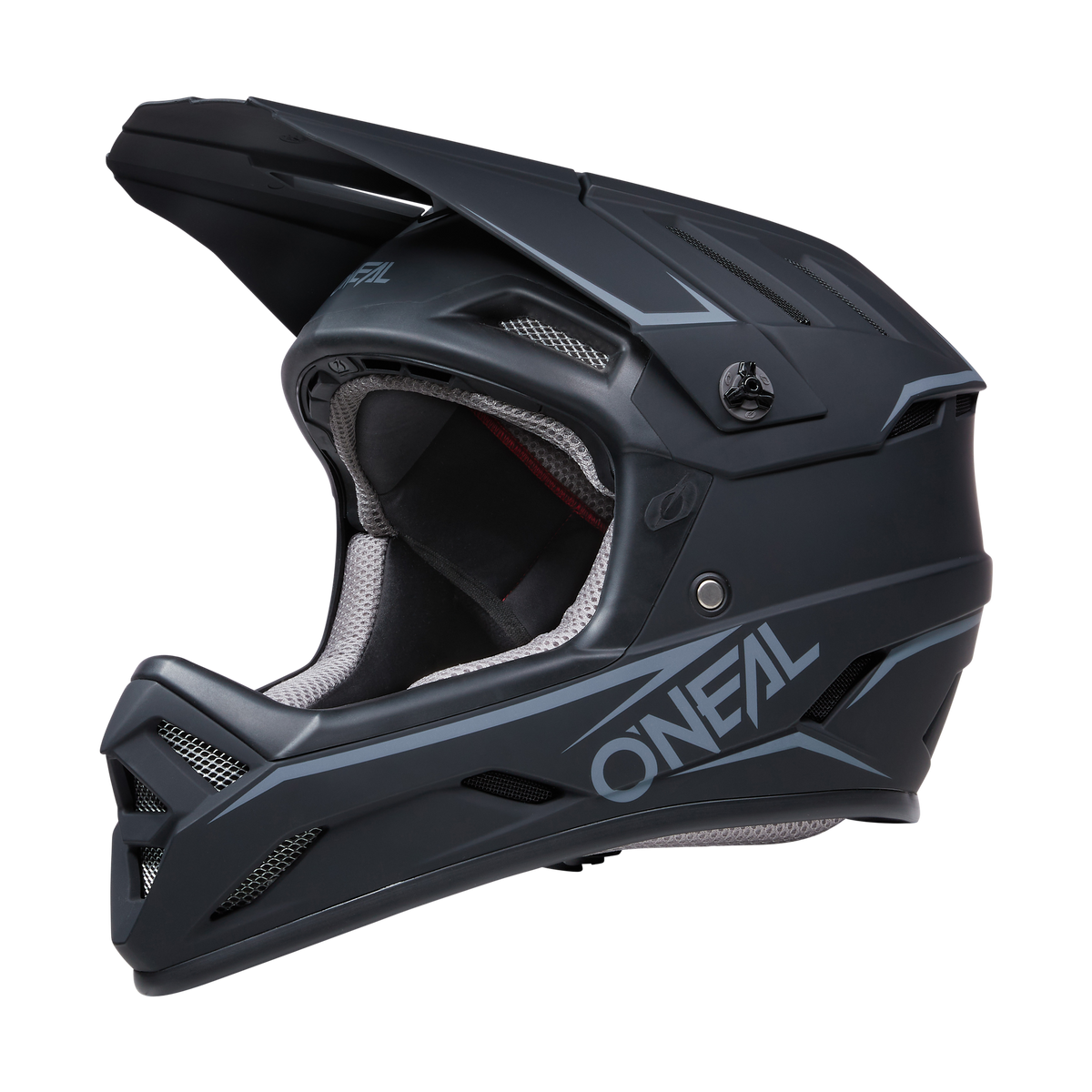 Der O'NEAL BACKFLIP Helm SOLID ist ein mattschwarzer Integralhelm mit weißem und grauem „ONEAL“-Branding an der Seite, perfekt für MTB-Enthusiasten. Sein Design umfasst mehrere Lüftungsschlitze für optimale Belüftung und ein robustes Visier oben. Die Innenausstattung verfügt über eine hellgraue Polsterung für maximalen Komfort und bietet die von Mountainbike Experten empfohlene Sicherheit.