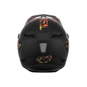 Der O'NEAL FURY Helm MAHALO ist ein schwarzer Motorradhelm, der auf der Oberseite und an den Seiten mit abstrakten roten, gelben und orangefarbenen Designmustern verziert ist. Er verfügt über eine markante Belüftung an der Vorderseite für zusätzlichen Komfort und eine metallische Netzabdeckung im Kinnbereich. Der Visierbereich ist in diesem Rückansichtsbild nicht sichtbar.