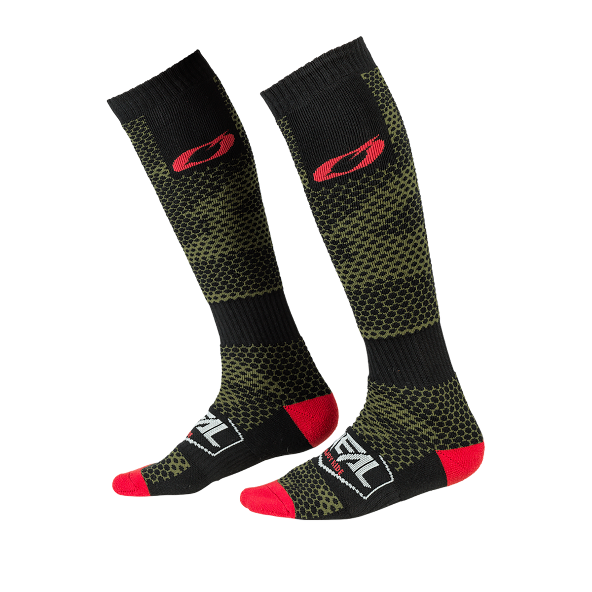 Die O'NEAL PRO MX Socke COVERT sind kniehohe Sportsocken, ideal für Mountainbiken oder Motocross. Sie bestechen durch ein schwarz-grünes Sechseckmuster mit roten Akzenten. Das stylische Branding in Schwarz und Weiß befindet sich in Knöchelnähe.
