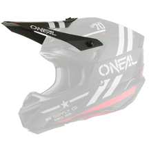 Der O'NEAL Visor 5SRS Polyacrylite Helmet SQUADRON ist ein schwarzer Motocross-Helm mit roten und weißen Akzenten. Er verfügt über ein spitzes Visier und Belüftungsöffnungen und trägt stolz den Markennamen „O'NEAL“ auf der Oberseite und an den Seiten. Zusätzlich enthält er den Text „MX SUPPLY CO. SINCE 1970“ auf der Seite.