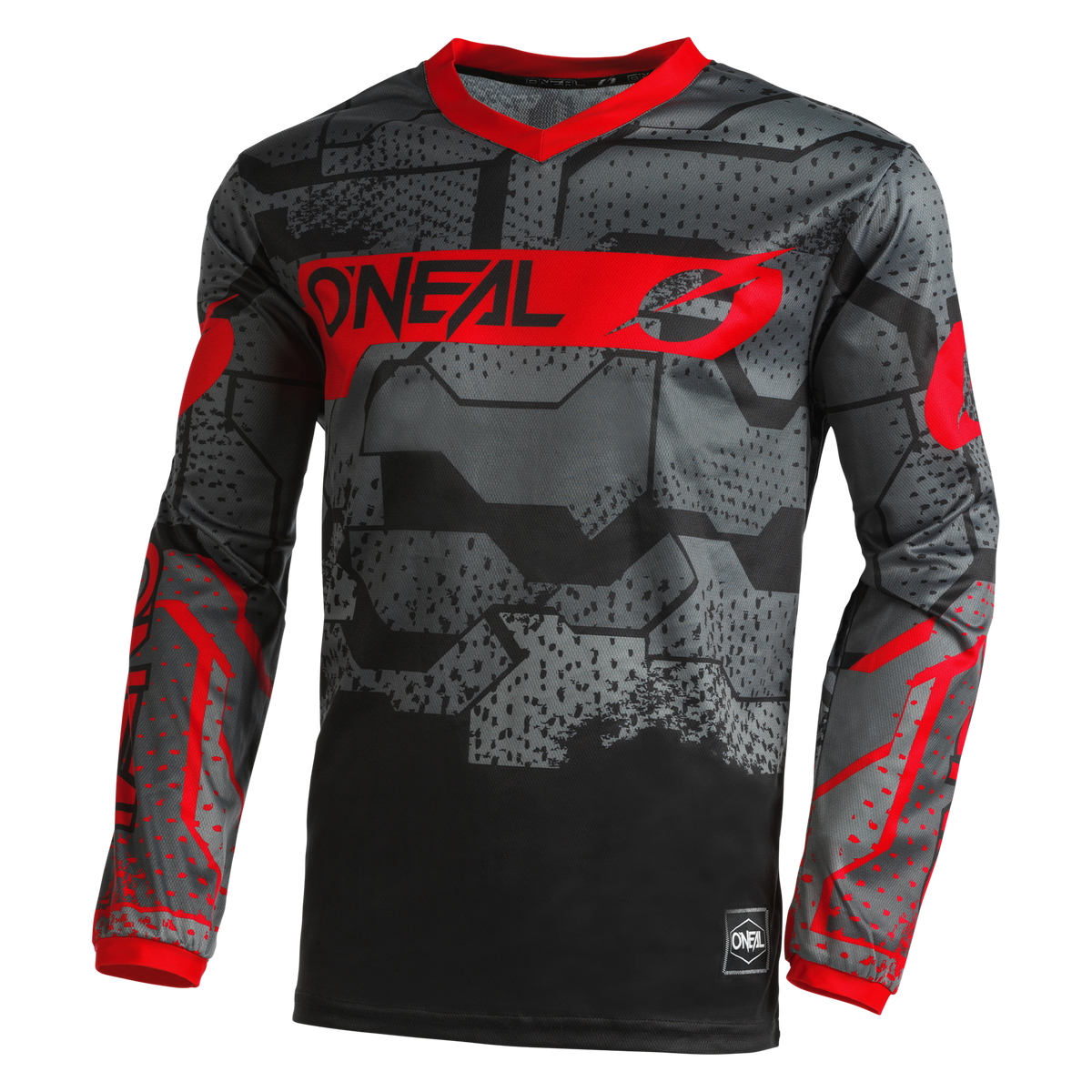 Das O'NEAL Custom Jersey Kinder CAMO ist ein langärmliges Motocross-Trikot mit einem geometrischen Muster in Schwarz, Grau und Rot. Die Marke „O'Neal“ ist in kräftigen roten Buchstaben auf der Brust deutlich zu sehen. Sie wurde im Sublimationsverfahren hergestellt, um eine dauerhafte Lebendigkeit zu gewährleisten. Rote Akzente heben die Ärmel und den Kragen hervor und verleihen dem Trikot ein markantes Aussehen.