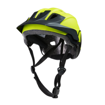 Ein leuchtend gelber O'NEAL FLARE Helm Kinder ICON mit schwarzem Visier, verstellbaren schwarzen Kinnriemen und mehreren Belüftungsschlitzen oben. Die Innenseite ist mit Schutzpolstern für hohen Tragekomfort ausgekleidet. Perfektes Actionsport-Zubehör für junge Fahrer.