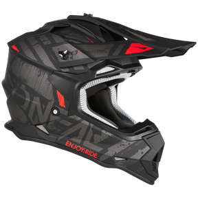 Der O'NEAL 2SRS Helm GLITCH in Schwarz und Grau mit roten Akzenten und „ENJOY & RIDE“ bietet eleganten Stil und Sicherheit. Sein aerodynamisches Design mit Visier und strukturiertem Muster sorgt dafür, dass Sie beim Abenteuer auffallen.