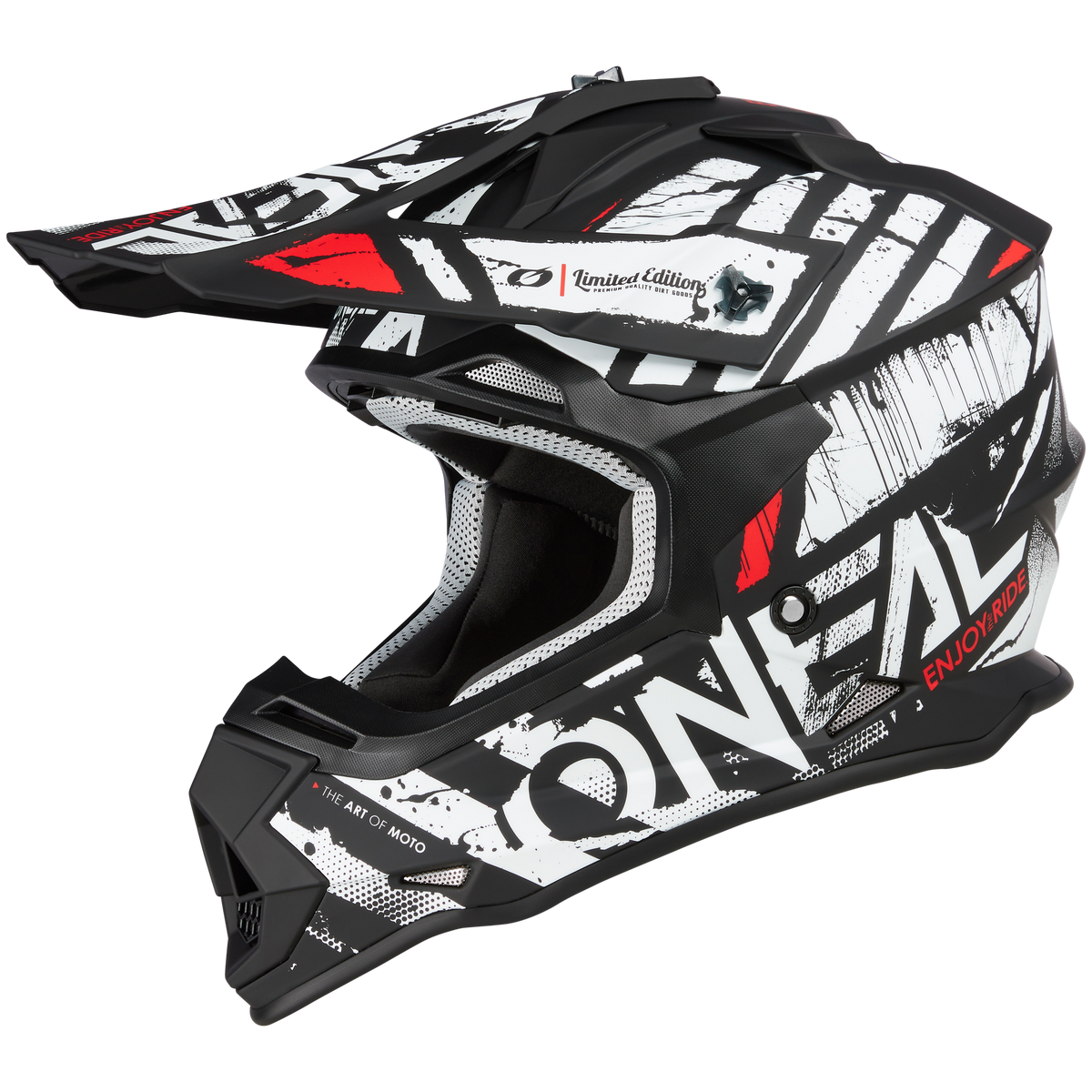 Der O'NEAL 2SRS Helm GLITCH Motocross-Helm besticht durch ein markantes Schwarz/Weiß-Design mit kräftigen roten Akzenten und „O'NEAL“ an der Seite. Ein Visier und eine schwarze Innenausstattung ergänzen das Wabenmuster im Mundbereich und verbessern Stil und Funktion.