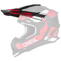 Der O'NEAL Visor 2SRS Helm SPYDE ist ein schwarz-rot-weißer Motocross-Helm mit Visier, kantigem Design, Belüftungsöffnungen und einem auffälligen O'NEAL-Logo an der Seite.