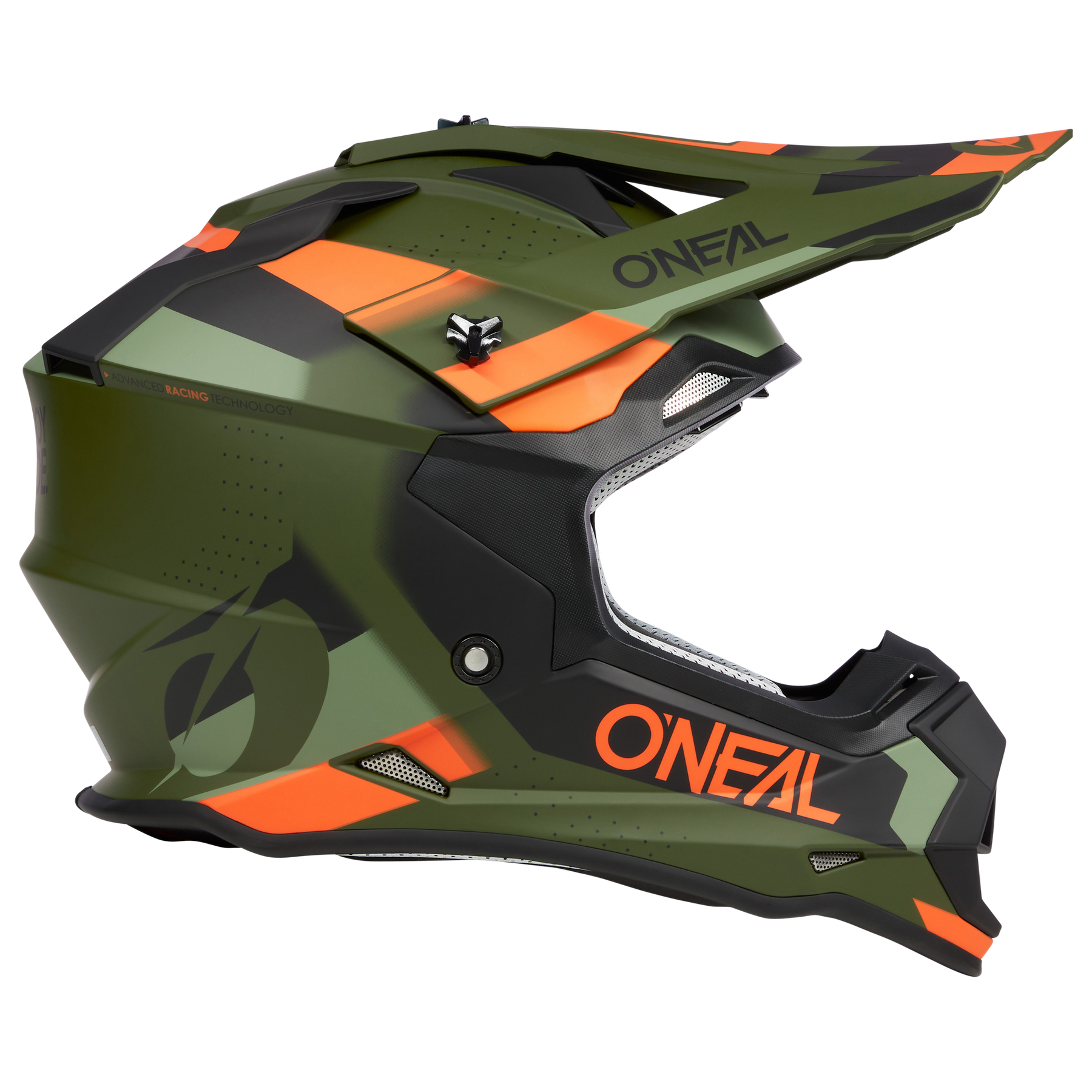 Der O'NEAL 2SRS Helm SPYDE ist ein grün-schwarzer Motocross-Helm mit orangefarbenen Akzenten, dem Markennamen an der Seite und einem aerodynamischen Design mit einem Visier für zusätzlichen Schutz und Stil.