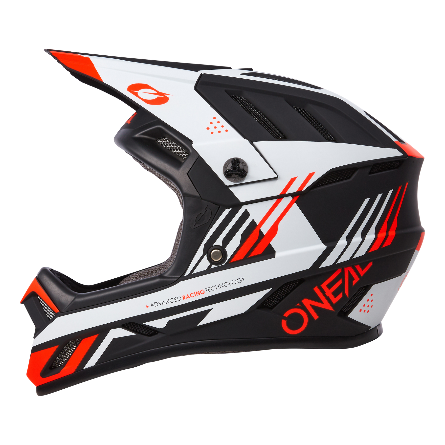 Der O'NEAL BACKFLIP Helm STRIKE verfügt über schwarze, weiße und rote eckige Grafiken, ein Visier, Belüftungsöffnungen und ein auffälliges rotes "O'Neal"-Branding - perfekt zum Mountainbiken oder Motocross.