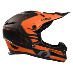 Der O'NEAL FURY Helm STAGE ist ein schwarz-orangefarbener Integralhelm für Motorradfahrer mit aerodynamischem Design und erstklassiger Sicherheit. Der Helm trägt den Markennamen „O'NEAL“ auf der Seite und ist mit dem Schriftzug „Advanced Racing Technology“ im Kinnbereich versehen. Stilvolle Grafiken und eckige Muster sorgen für einen modernen Look und gewährleisten sowohl Stil als auch Komfort.