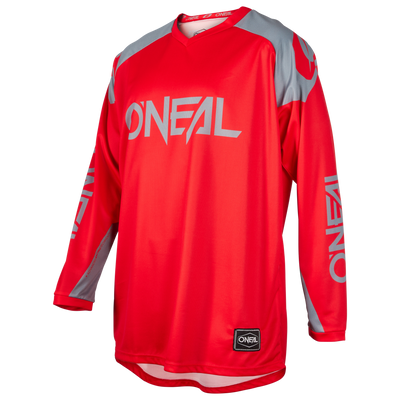 Das O'NEAL MATRIX Jersey RIDEWEAR ist ein leuchtend rotes Langarmtrikot mit grauen Schulter- und Ärmelakzenten und dem O'NEAL-Logo auf der Brust, den Ärmeln und dem Saumaufnäher - ideal für Ihr nächstes Bike-Abenteuer.