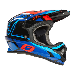 Der O'NEAL SONUS Helm SPLIT ist ein lebendiger Offroad-Motorradhelm mit glänzender Oberfläche und einer auffälligen Mischung aus leuchtend blauen, roten, schwarzen und weißen geometrischen Designs. Dieses hochwertige O'NEAL-Produkt zeigt die Marke deutlich sichtbar an den Seiten. Dieser Integralhelm wurde für ultimativen Schutz entwickelt und verfügt über einen Kinnschutz und Belüftungsöffnungen.